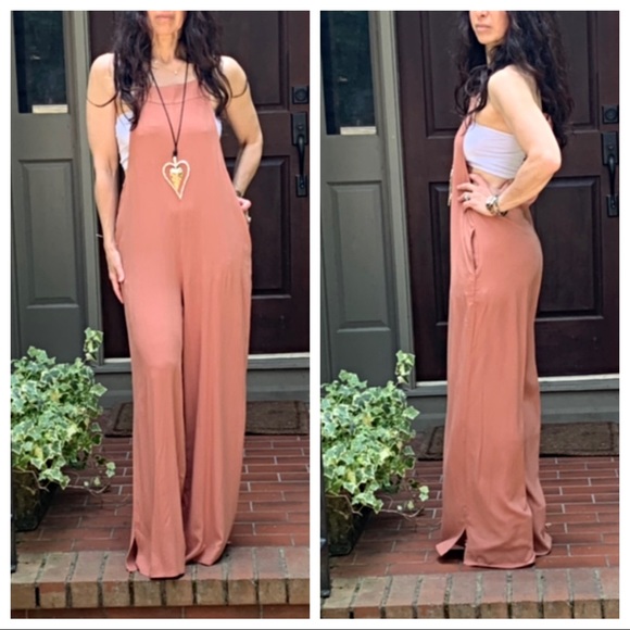 ✨LAST ONE✨Beautiful side pocket wide leg jumpsuit - Picture 5 of 7